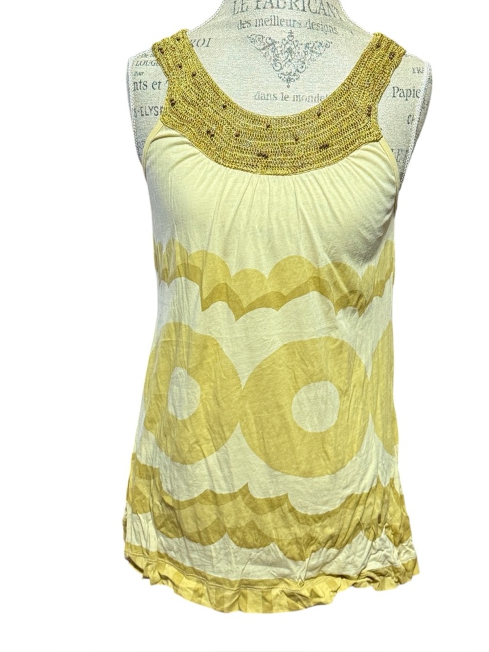 Vintage Language Los Angeles Sleeveless Top with Knit Collar Neckline Gold Med